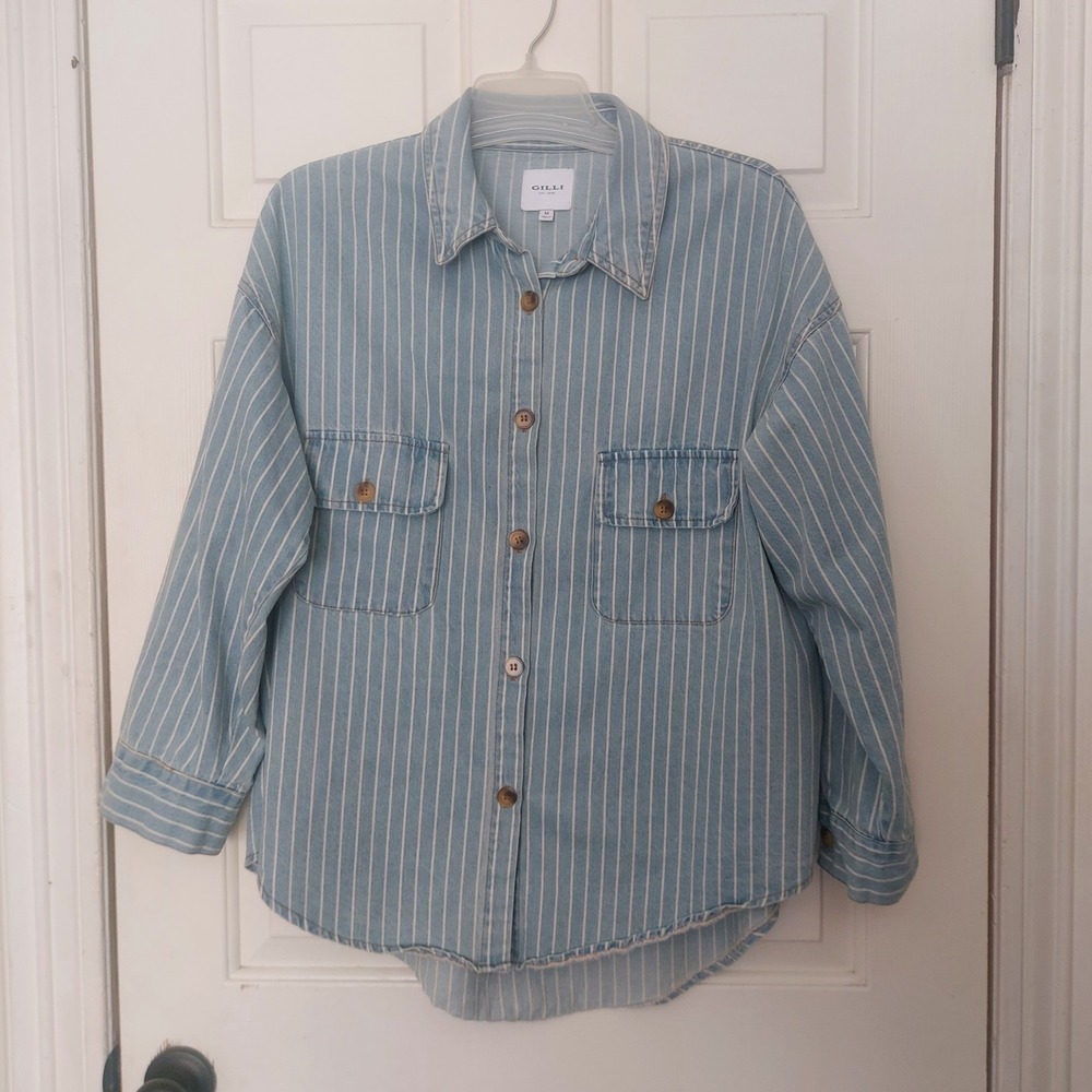 Gilli Womens Medium Light Blue Striped Denim Button Down Shirt MJ10083 Relaxed